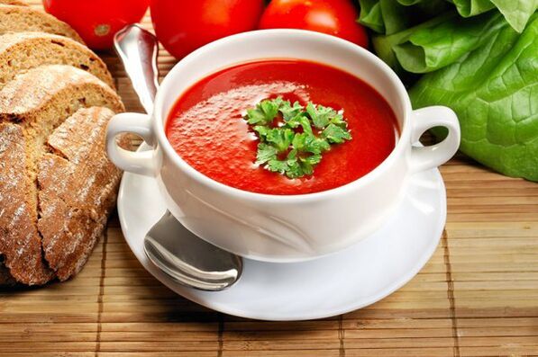 Edateko dieta menua tomate zoparekin dibertsifikatu daiteke